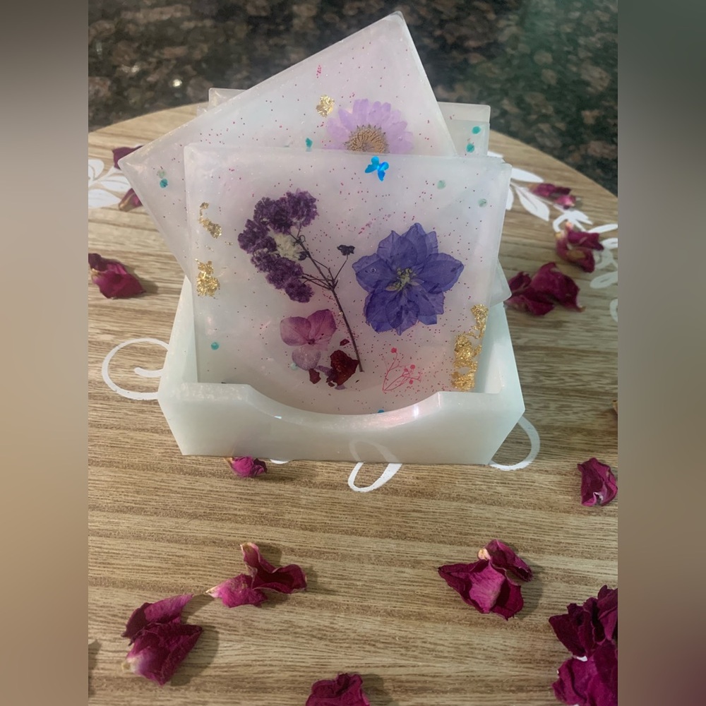 Handmade set of Epoxy Resin Coasters with dried flowers